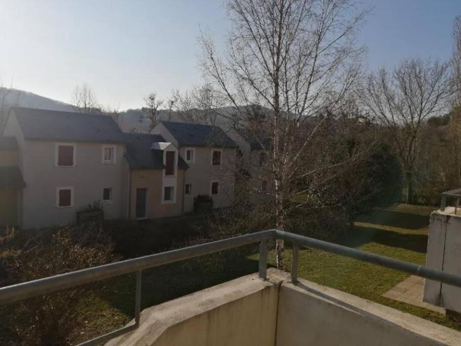 Appartement Calme Et Propre Le Goelia Saint-Geniez-dʼOlt Εξωτερικό φωτογραφία